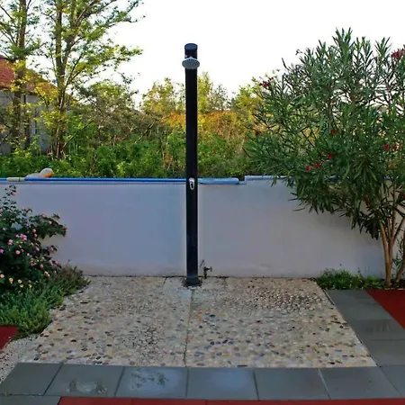 4-schlafzimmer-wohnung Mit Privatem Pool By Interhome *