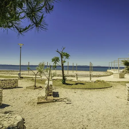 Apartamento 4-schlafzimmer-wohnung Mit Privatem Pool By Interhome Privlaka (Zadar)