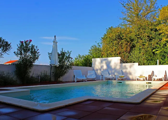 4-schlafzimmer-wohnung Mit Privatem Pool By Interhome *