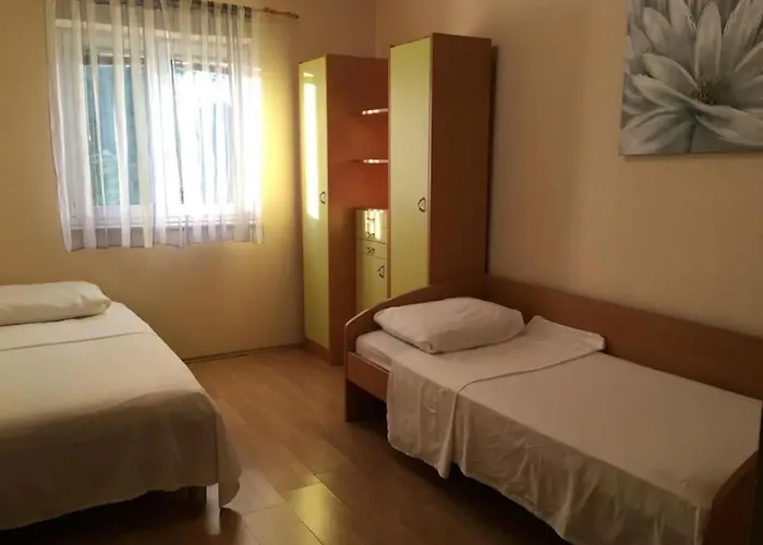 4-schlafzimmer-wohnung Mit Privatem Pool By Interhome アパート *