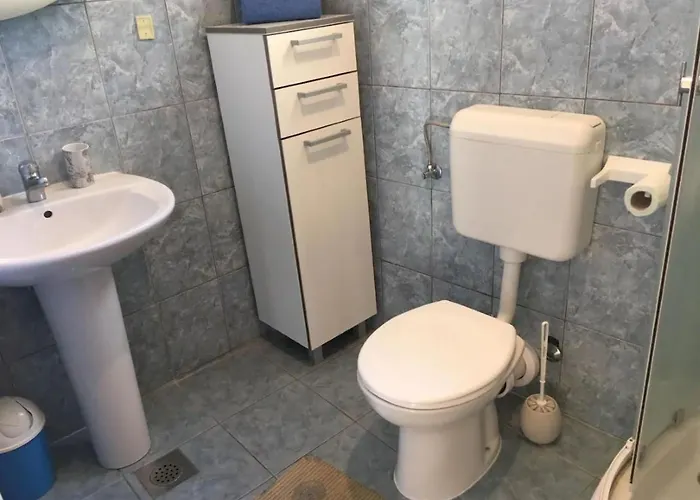 4-schlafzimmer-wohnung Mit Privatem Pool By Interhome アパート *