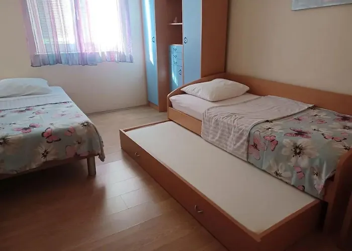 4-schlafzimmer-wohnung Mit Privatem Pool By Interhome بريفلاكا